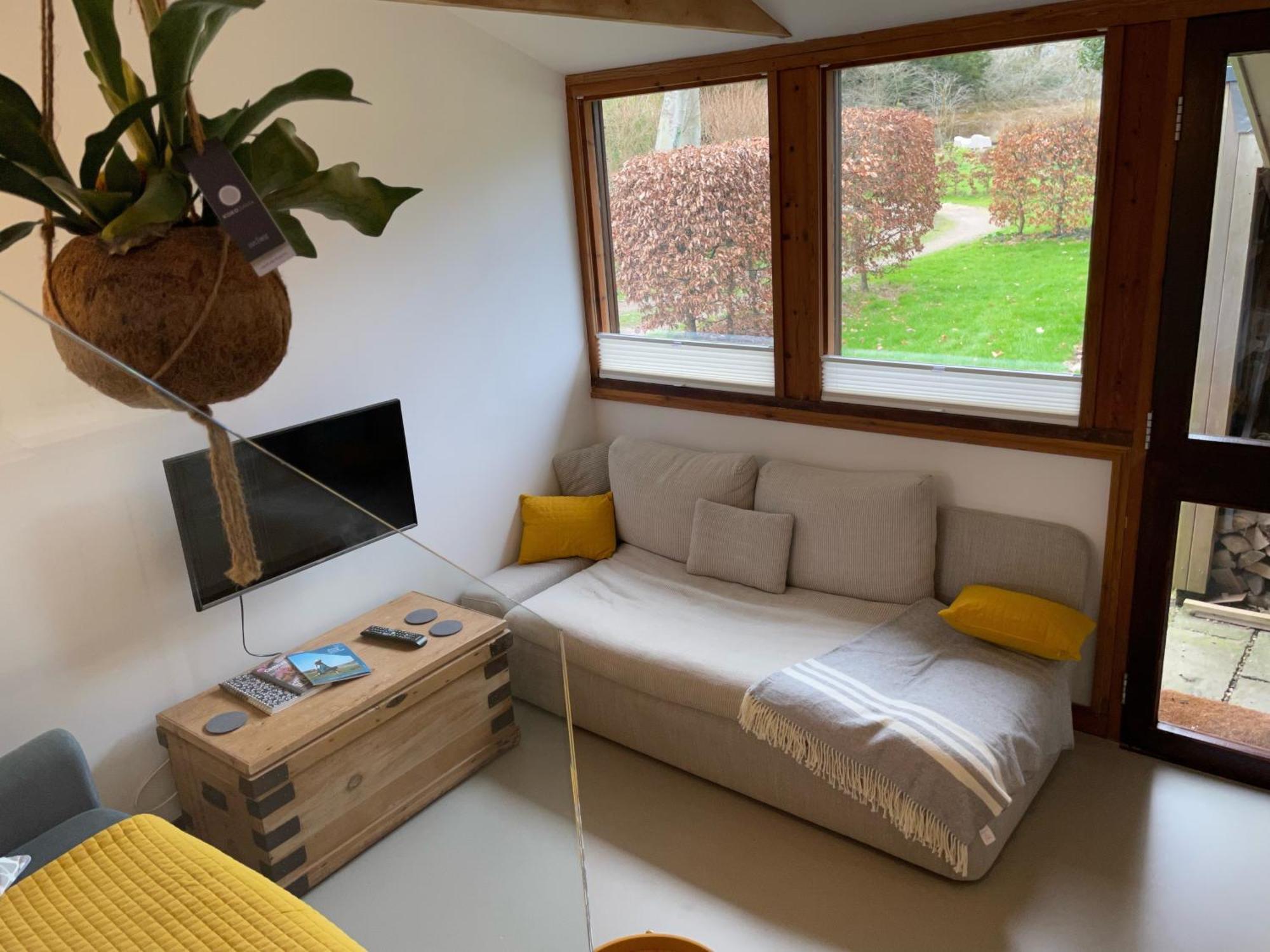 Unique & Rural Child Friendly Annexe With Large Gardens, Games & Tennis Court - Chichester Holiday Properties Exterior foto