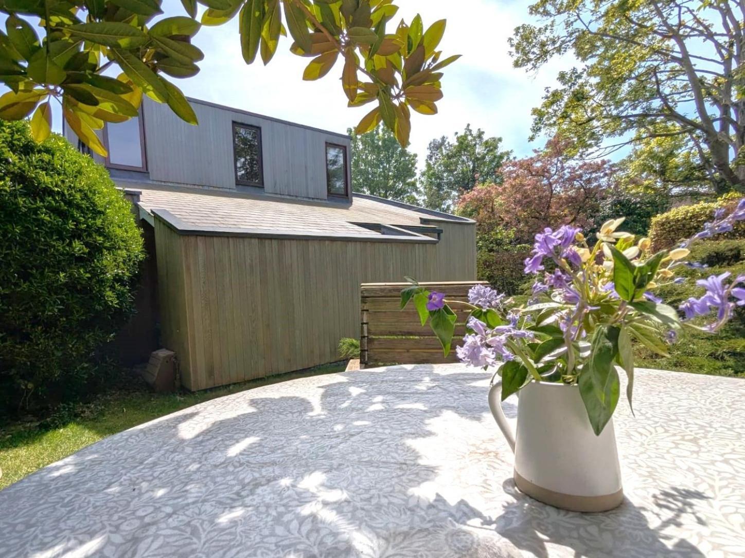 Unique & Rural Child Friendly Annexe With Large Gardens, Games & Tennis Court - Chichester Holiday Properties Exterior foto