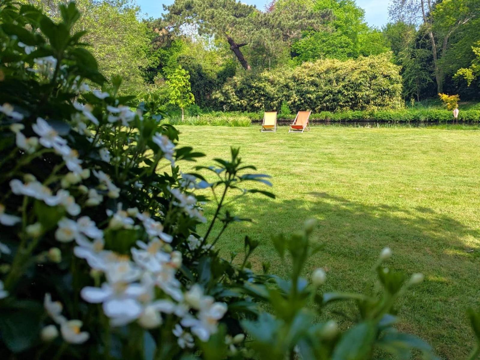Unique & Rural Child Friendly Annexe With Large Gardens, Games & Tennis Court - Chichester Holiday Properties Exterior foto